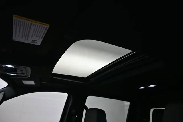 Used 2024 Summit White GMC AT4 image 19