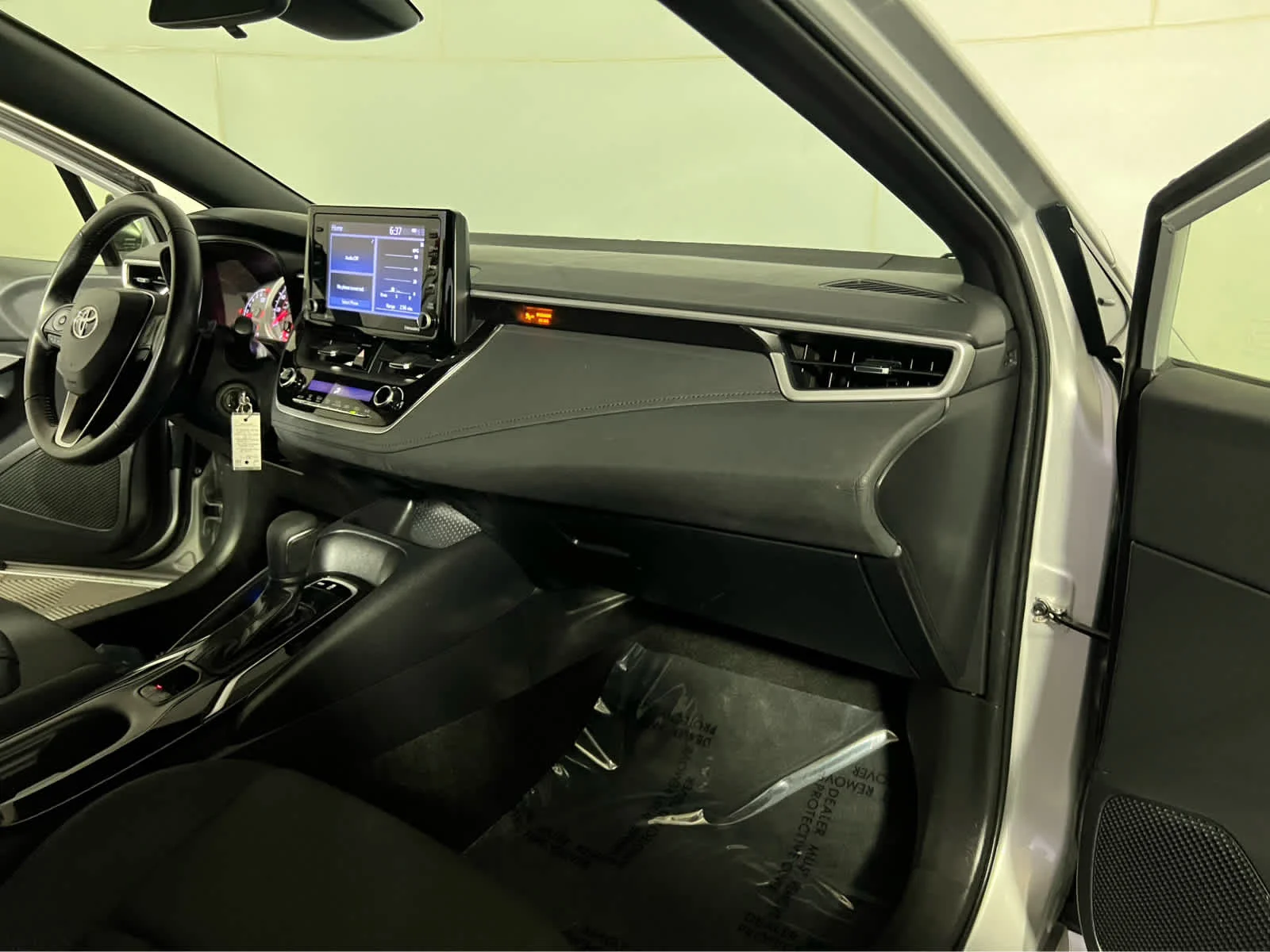 Used 2022 Classic Silver Metallic Toyota SE image 27