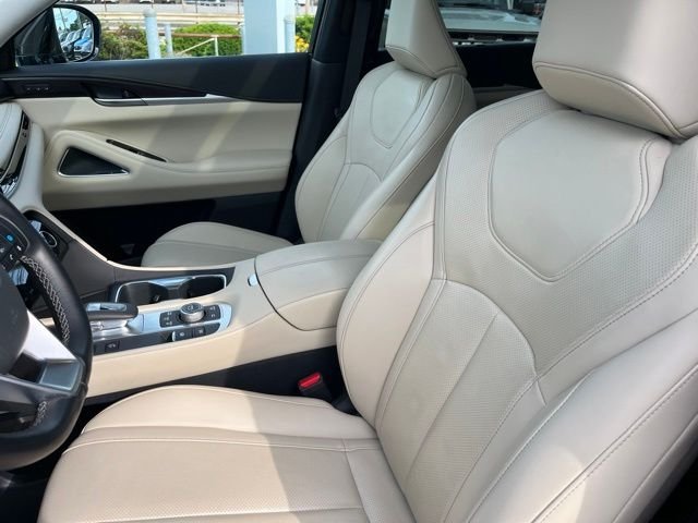 Certified Used 2025 Gray INFINITI Sensory image 9