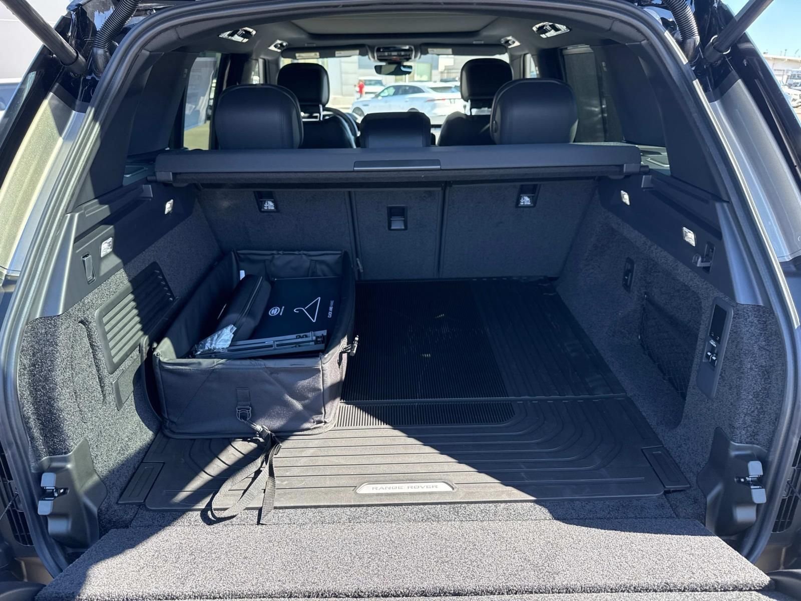 2025 Land Rover Range Rover SE - Photo 7