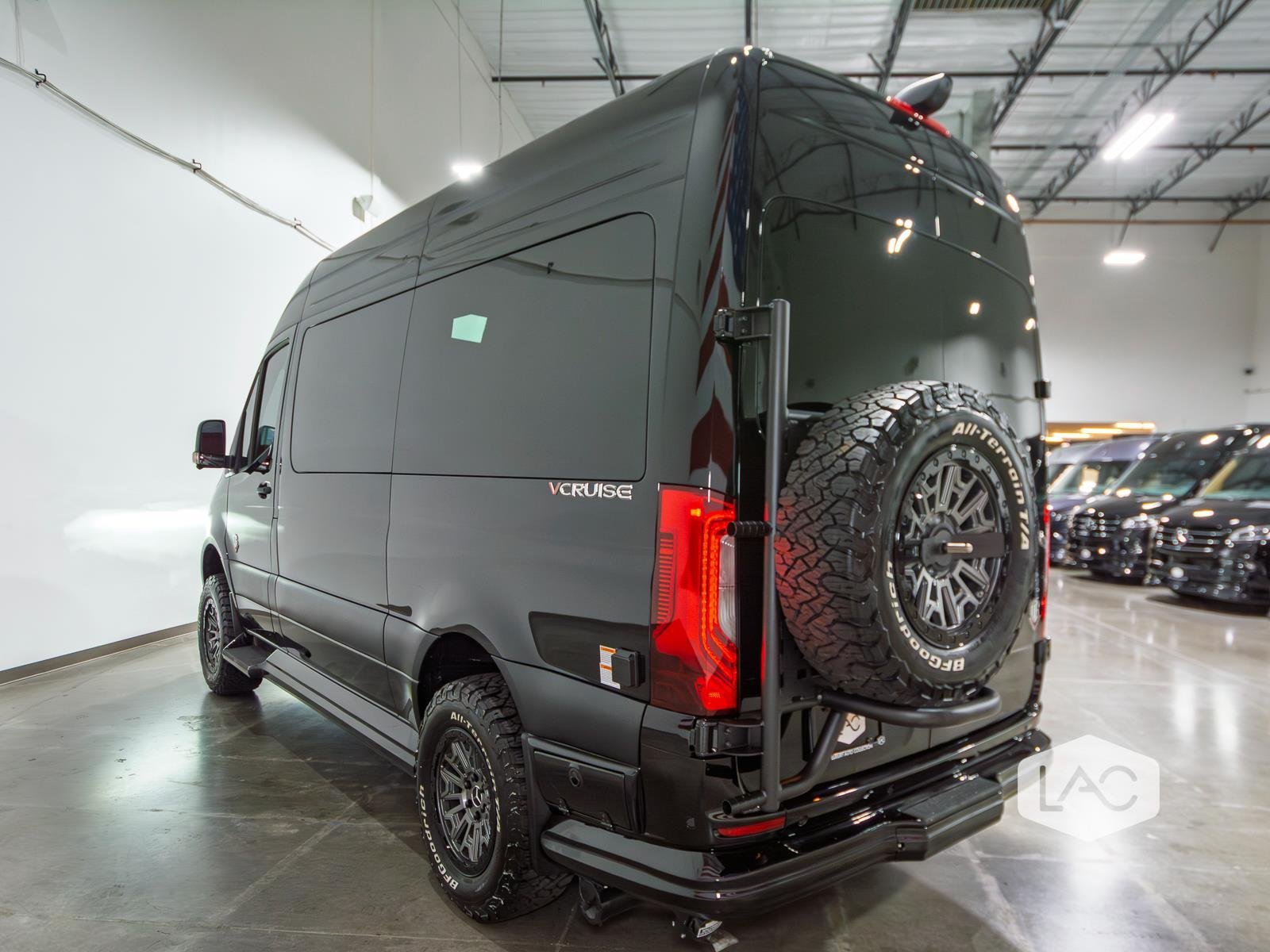 New 2026 BLACK OGV LUXURY COACH AWD 144 | ADV PKG 1.1 | PetSafe image 26