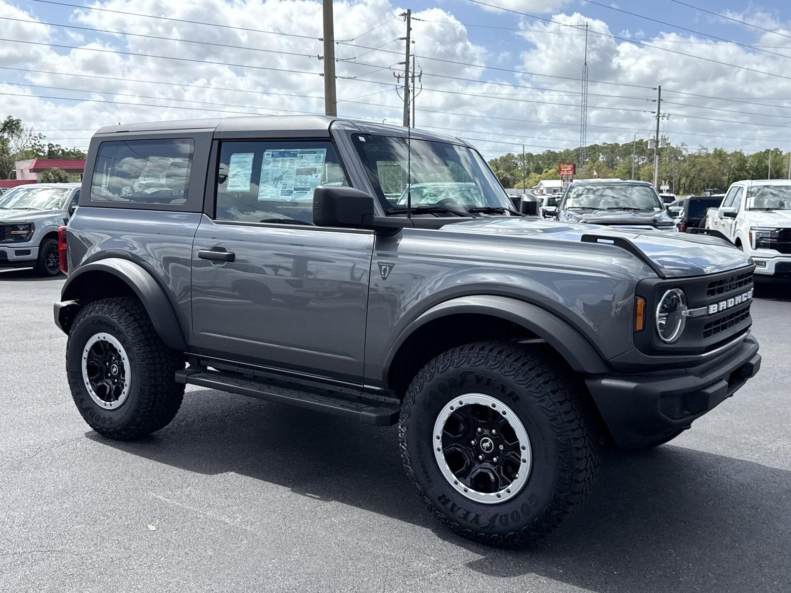 2025 Ford Bronco 2-Door Base