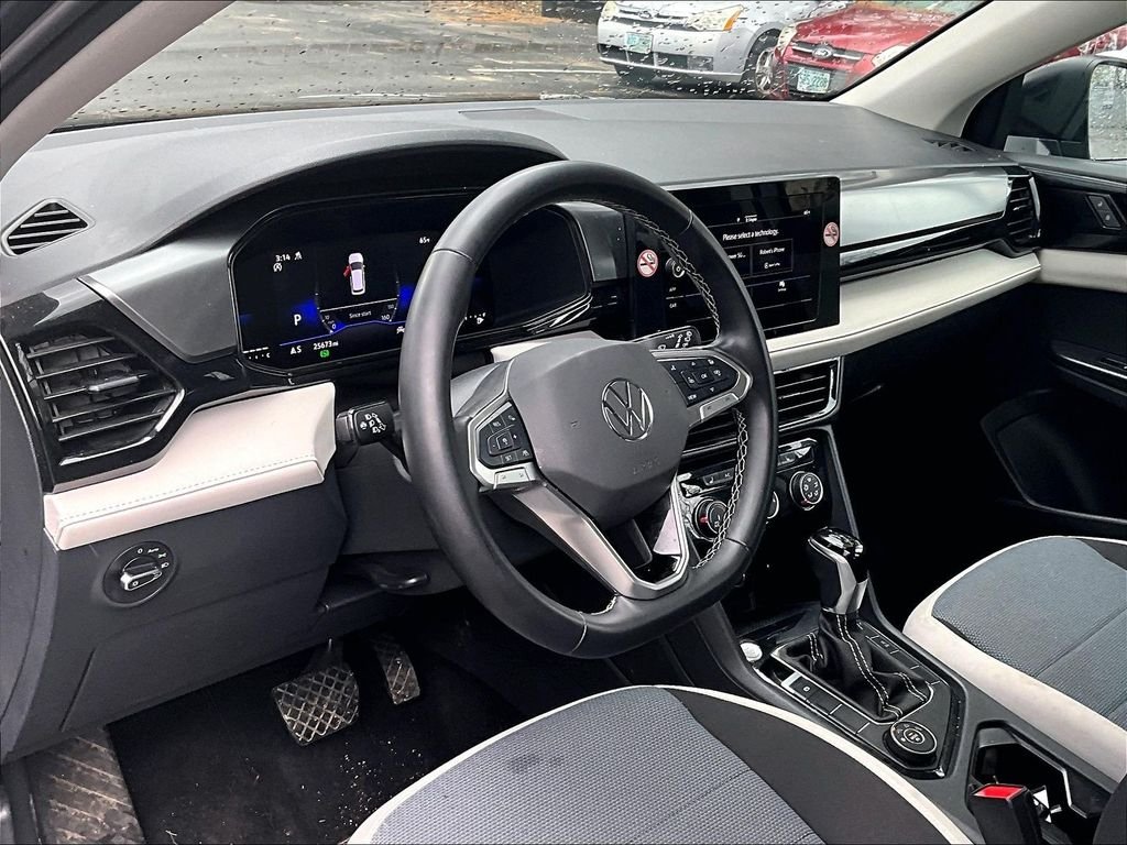 Used 2025 White Volkswagen 1.5T S image 8