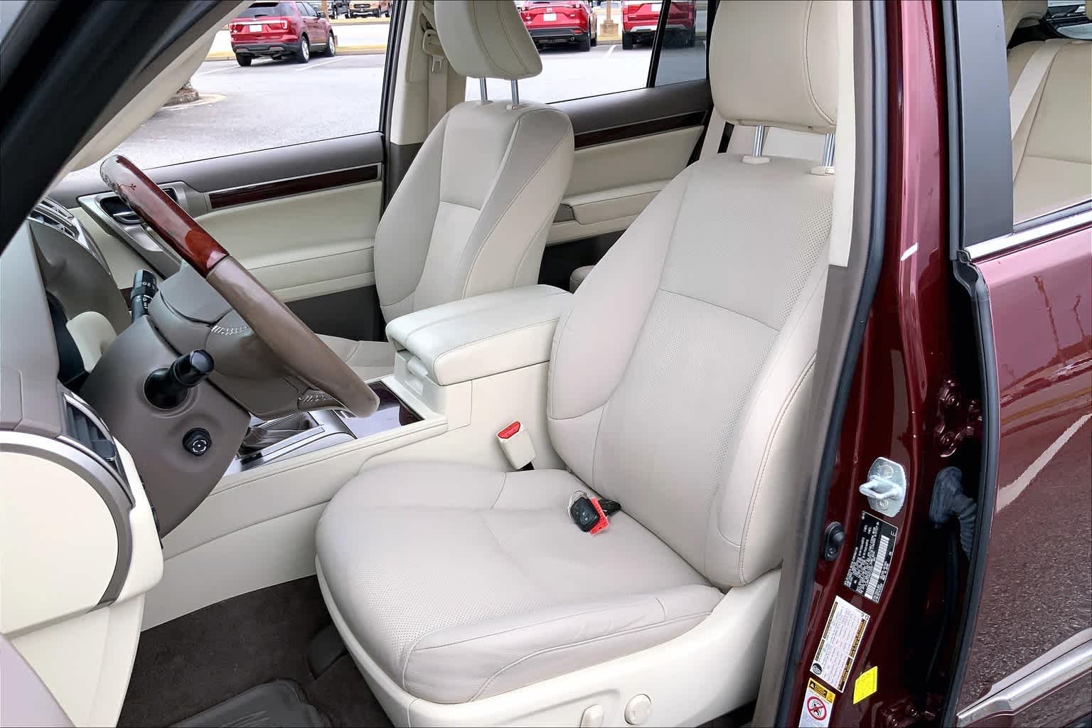Used 2016 Claret Mica Lexus  image 7