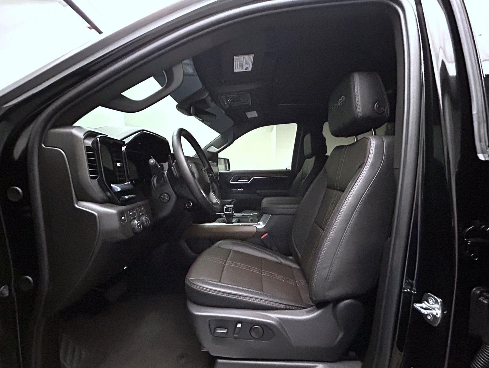 2026 Chevrolet Silverado 1500 High Country - Photo 10