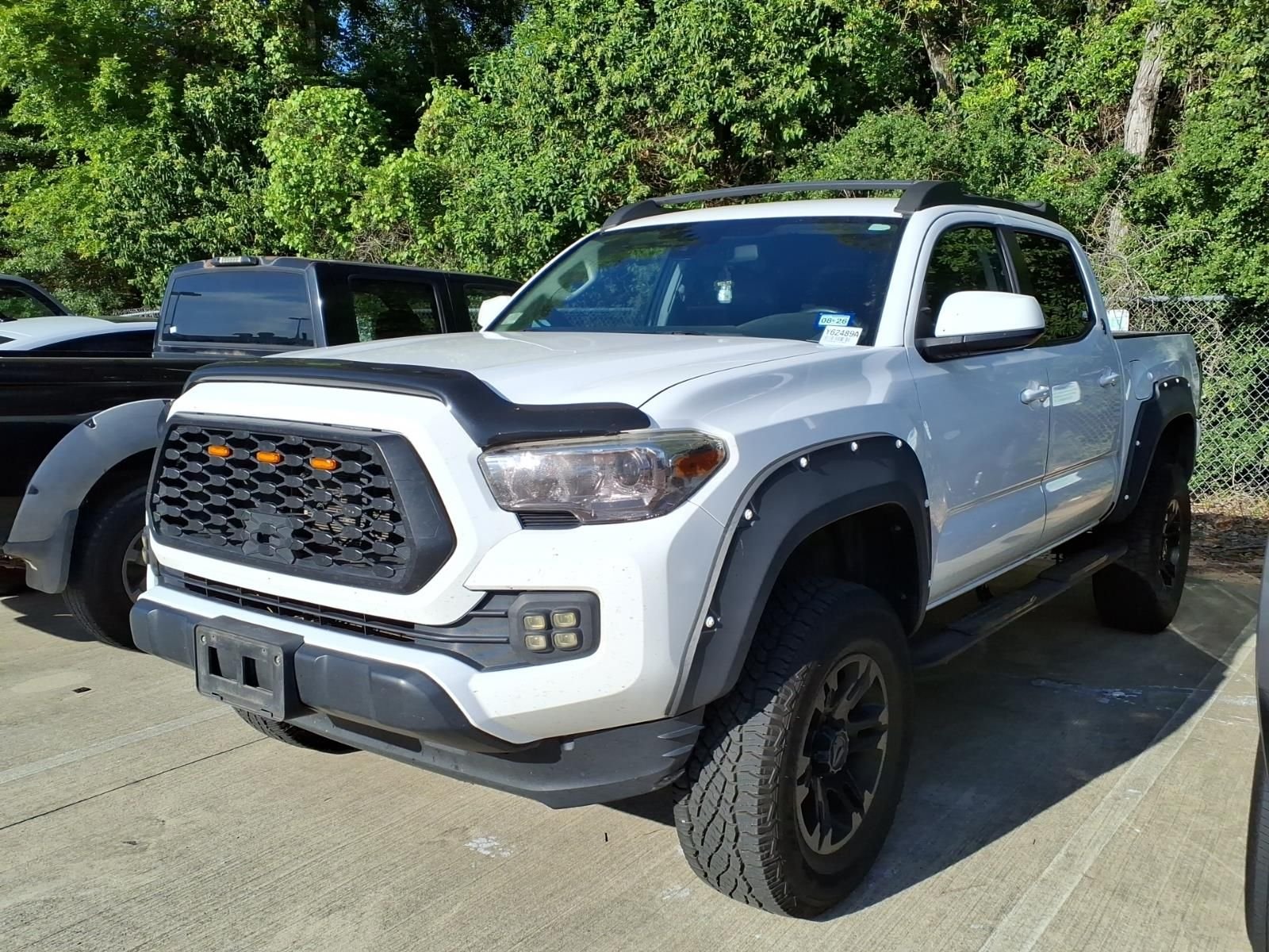 Certified Used 2019 Super White Toyota SR image 4