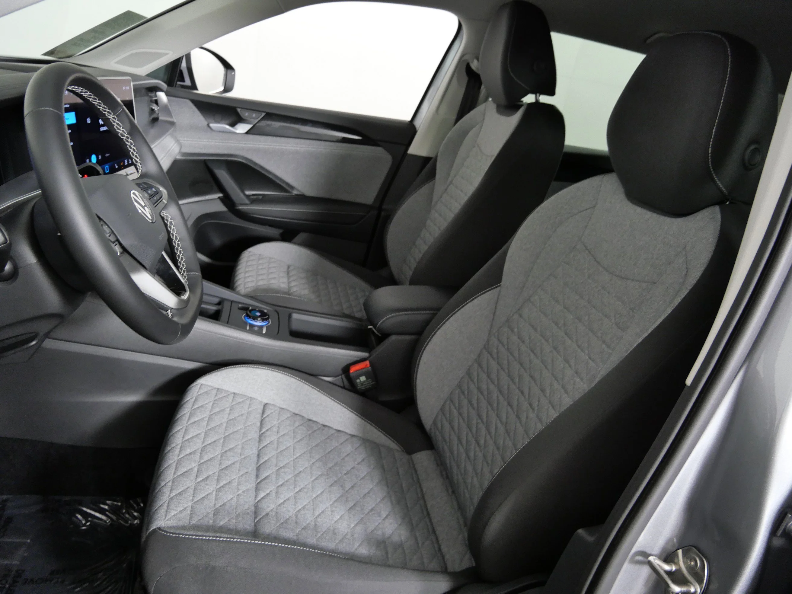 Certified Used 2025 Silver Volkswagen S image 21