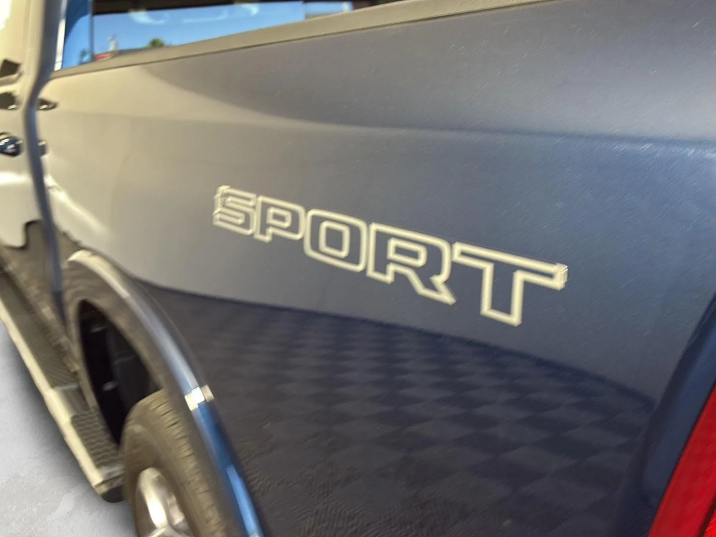 Used 2020 Patriot Blue Pearlcoat Ram Laramie image 8