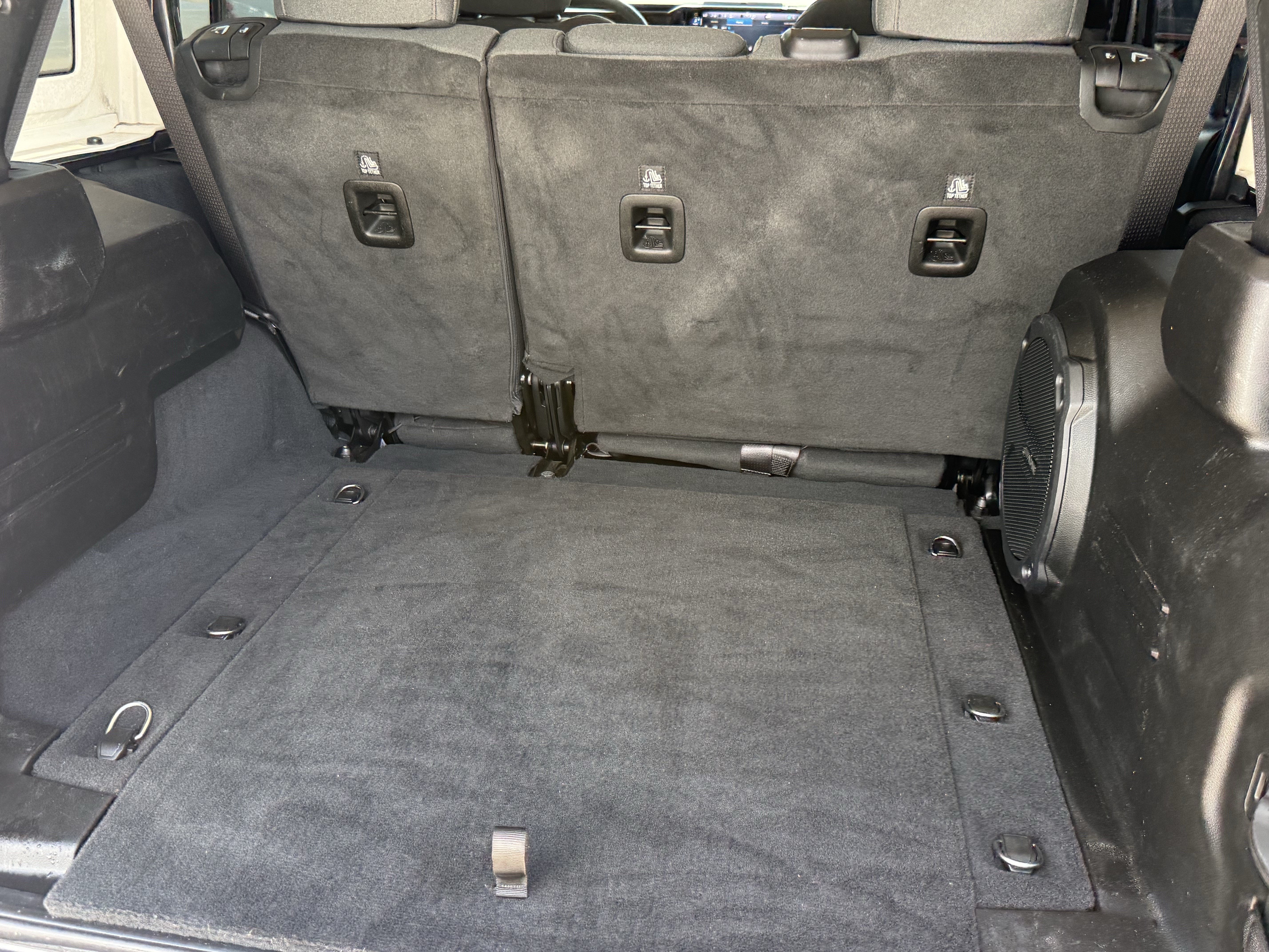 Used 2024 Granite Crystal Metallic Clearcoat Jeep Rubicon image 29