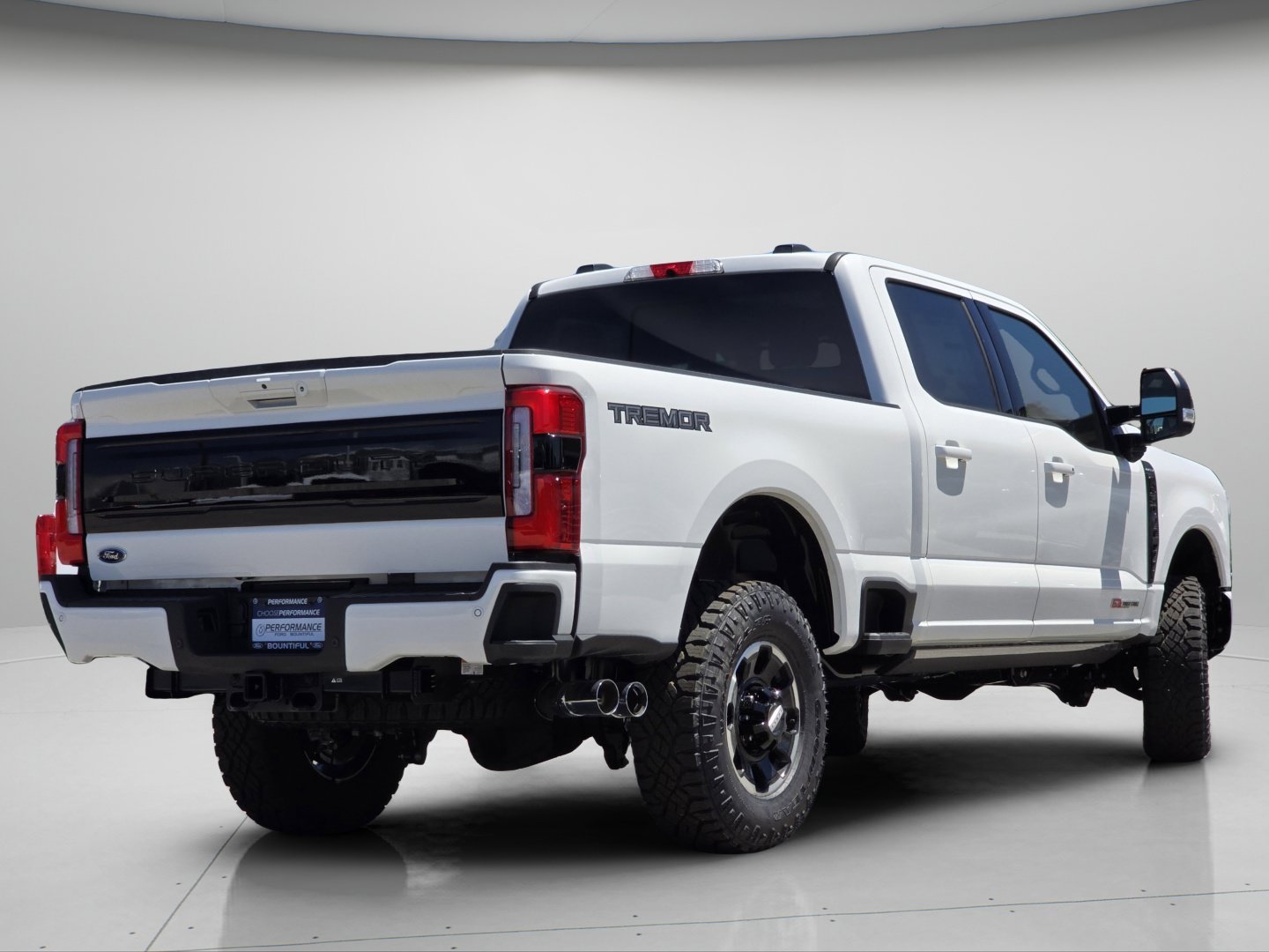 New 2026 Star White Metallic Tri-Coat Ford Platinum image 27