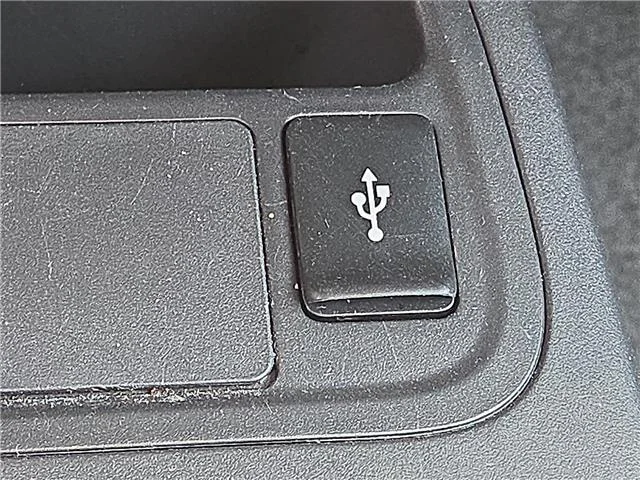 Used 2024 Starlight Silver Metallic Mitsubishi ES image 17