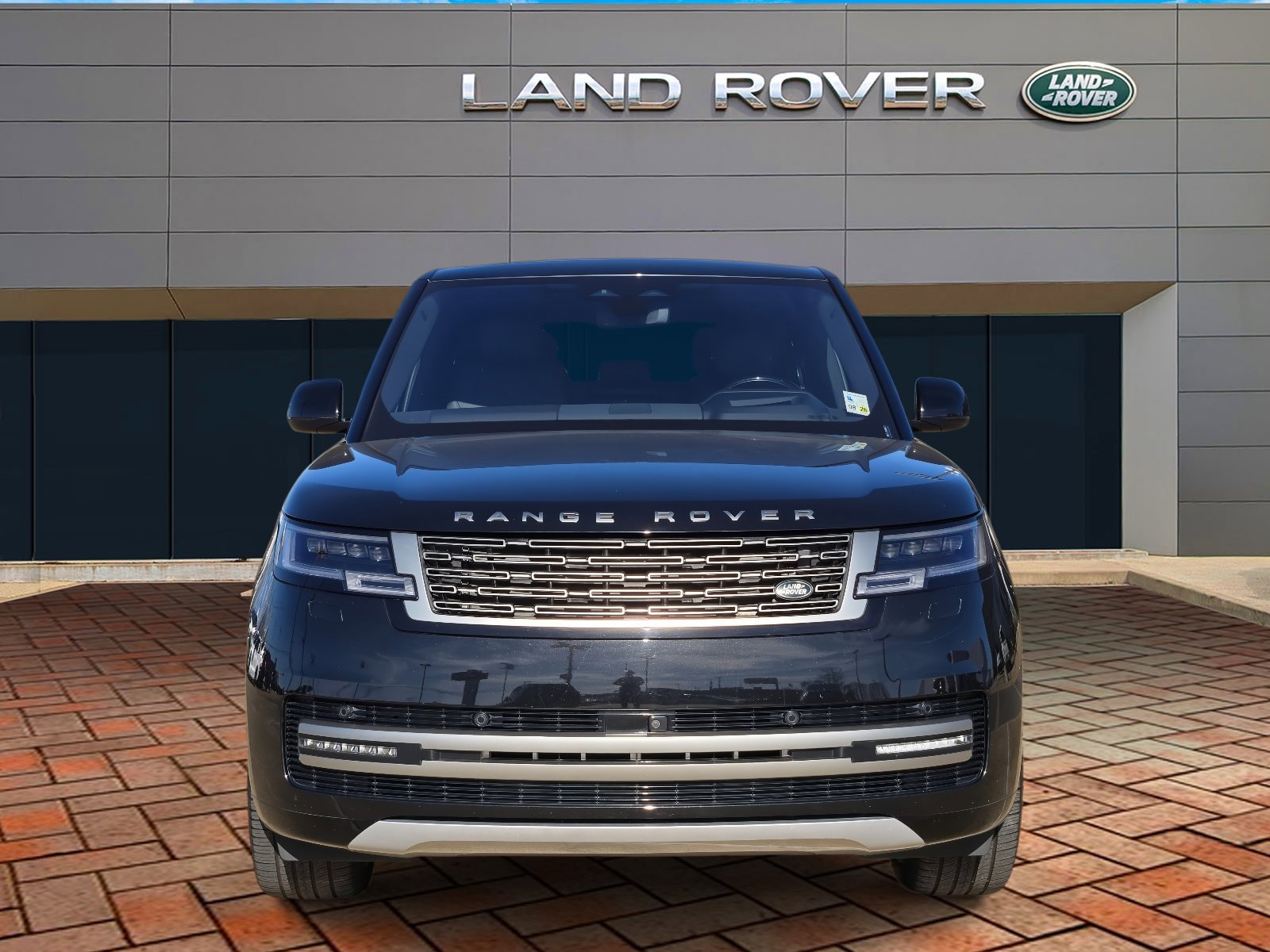 Used 2023 Black Land Rover SE image 2