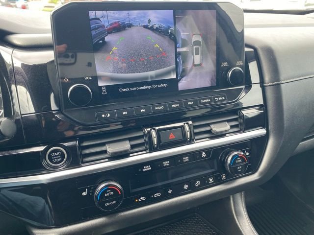 Used 2022 Gray Nissan SL image 19
