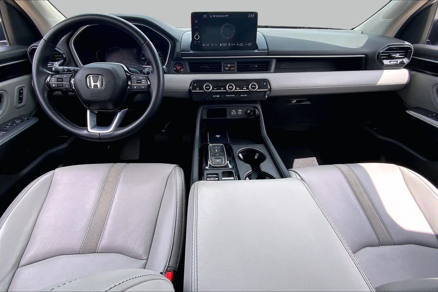 Certified Used 2023 Platinum White Pearl Honda EX-L 7 Passenger image 15