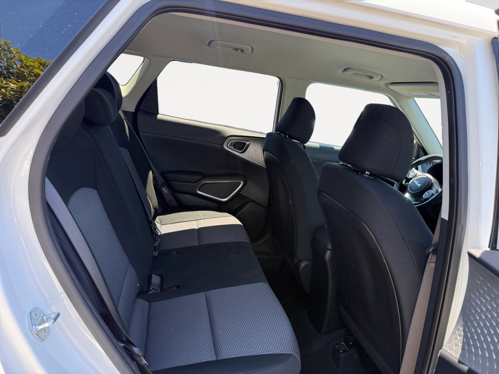 Used 2023 Snow White Pearl Kia LX image 18