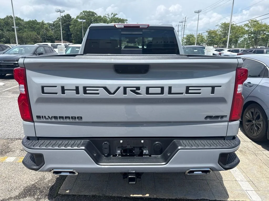 Used 2025 Gray Chevrolet RST image 4