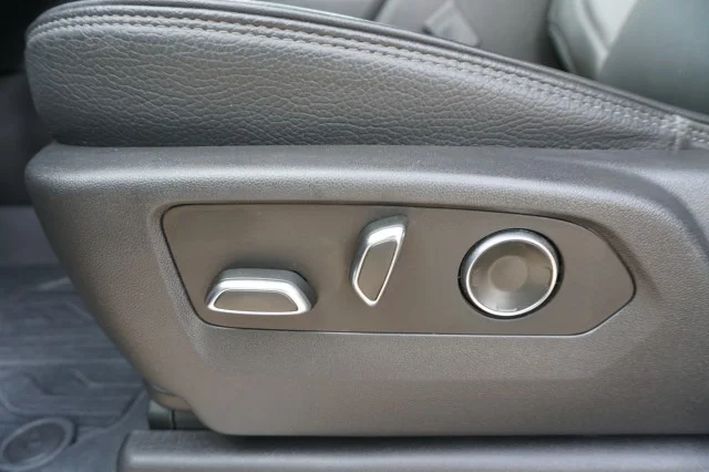 Used 2024  GMC Denali image 15
