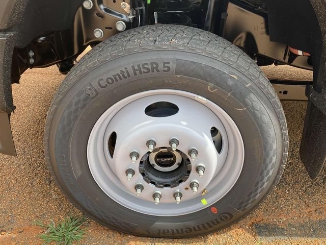 2025 Ford F-450 Super Duty Chassis Cab XL - Photo 8