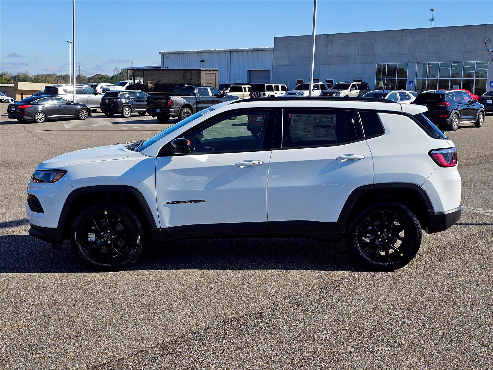 New 2026 Bright White Clearcoat Jeep Latitude Altitude image 13