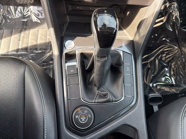 Used 2024 Silver Volkswagen 2.0T SE image 19