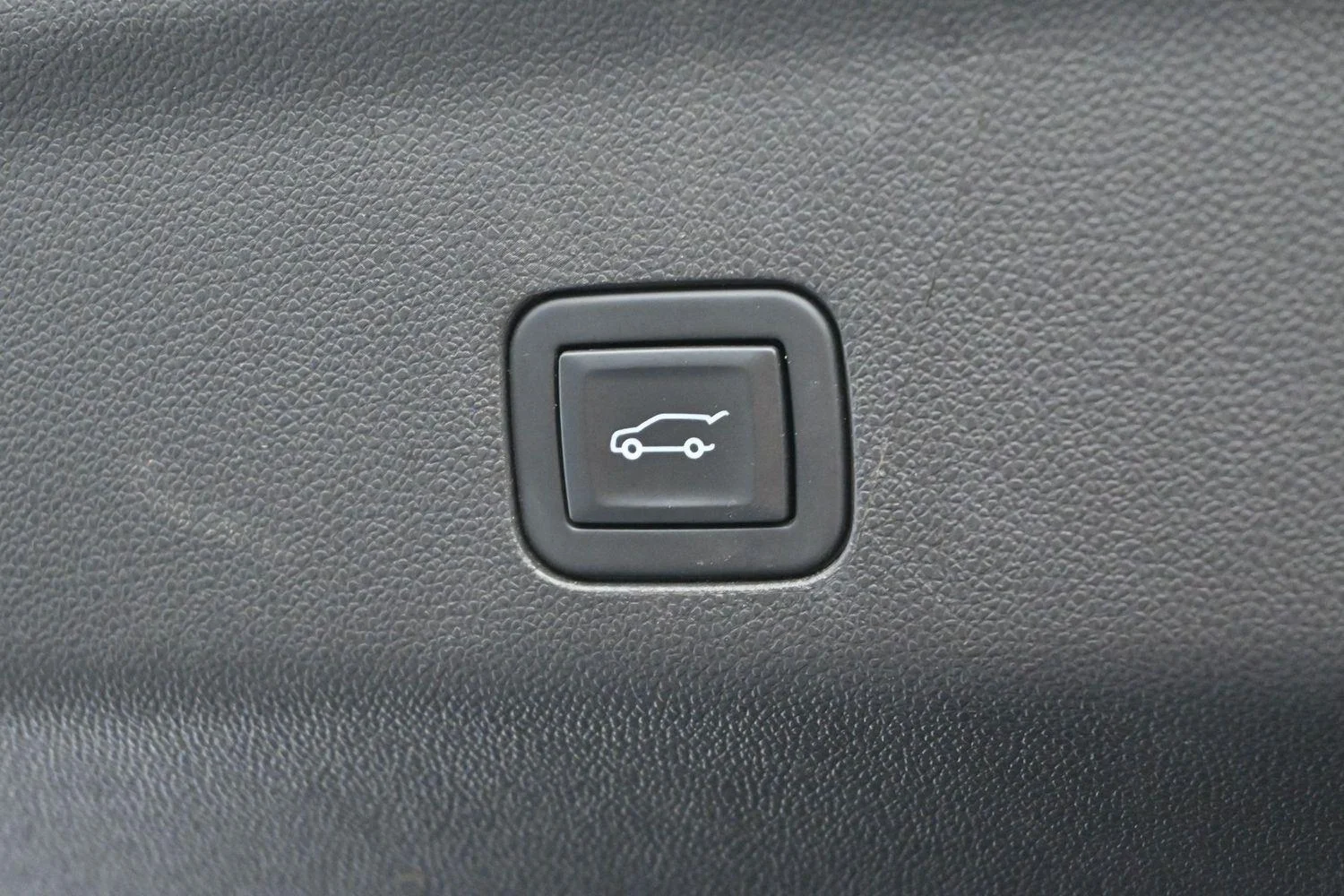 Used 2021 Dark Sky Metallic GMC AT4 image 12