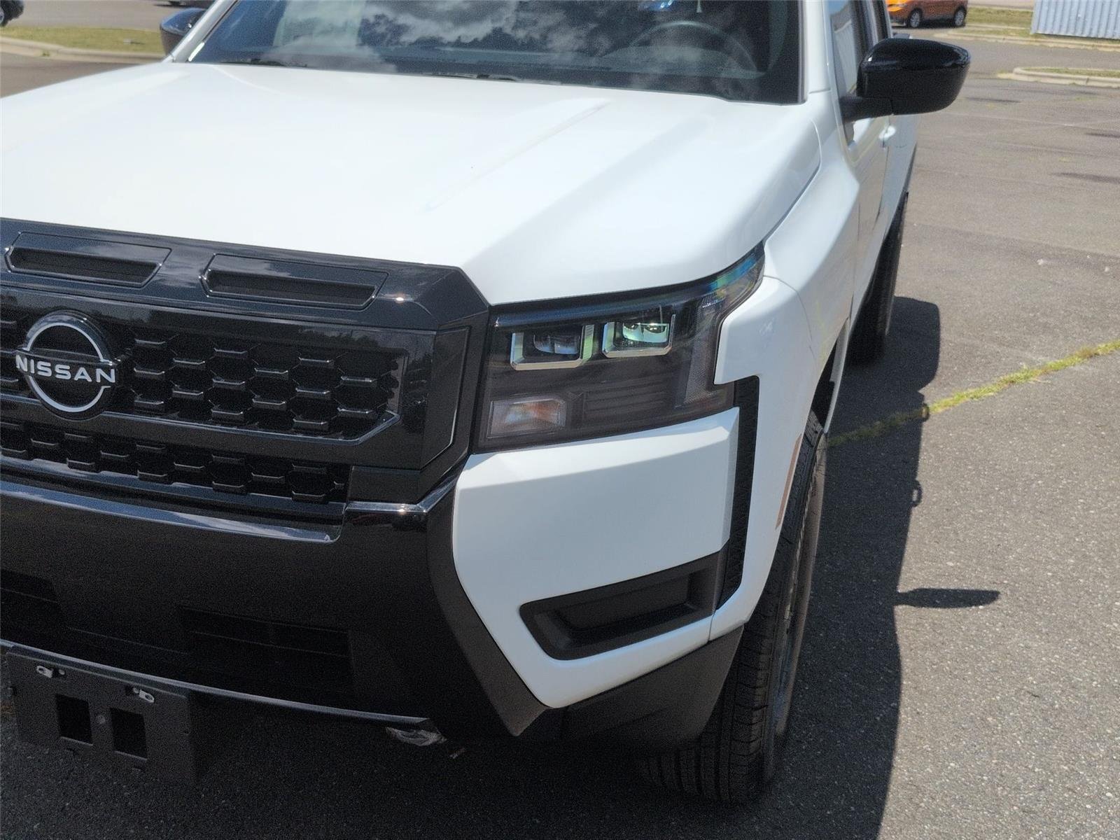 2026 Nissan Frontier SV - Photo 8