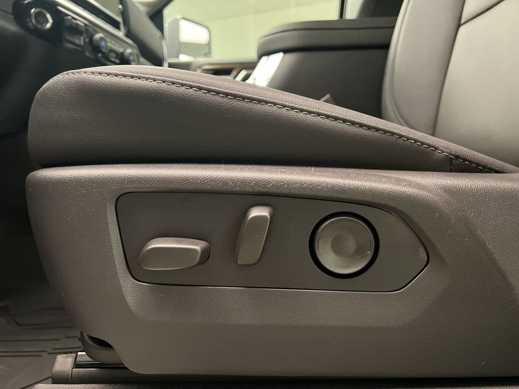 New 2026 Summit White Chevrolet LT image 12