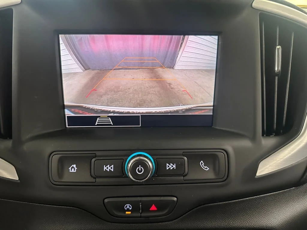 Used 2023 Summit White GMC SLE image 14