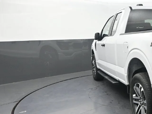 Used 2023 White Ford XL image 8