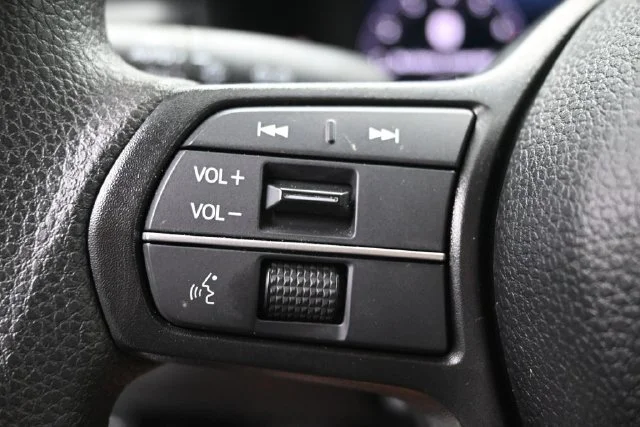 Used 2026 White Honda SE image 19