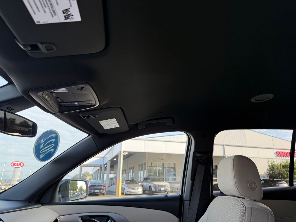 Used 2022 White Chevrolet LS image 18