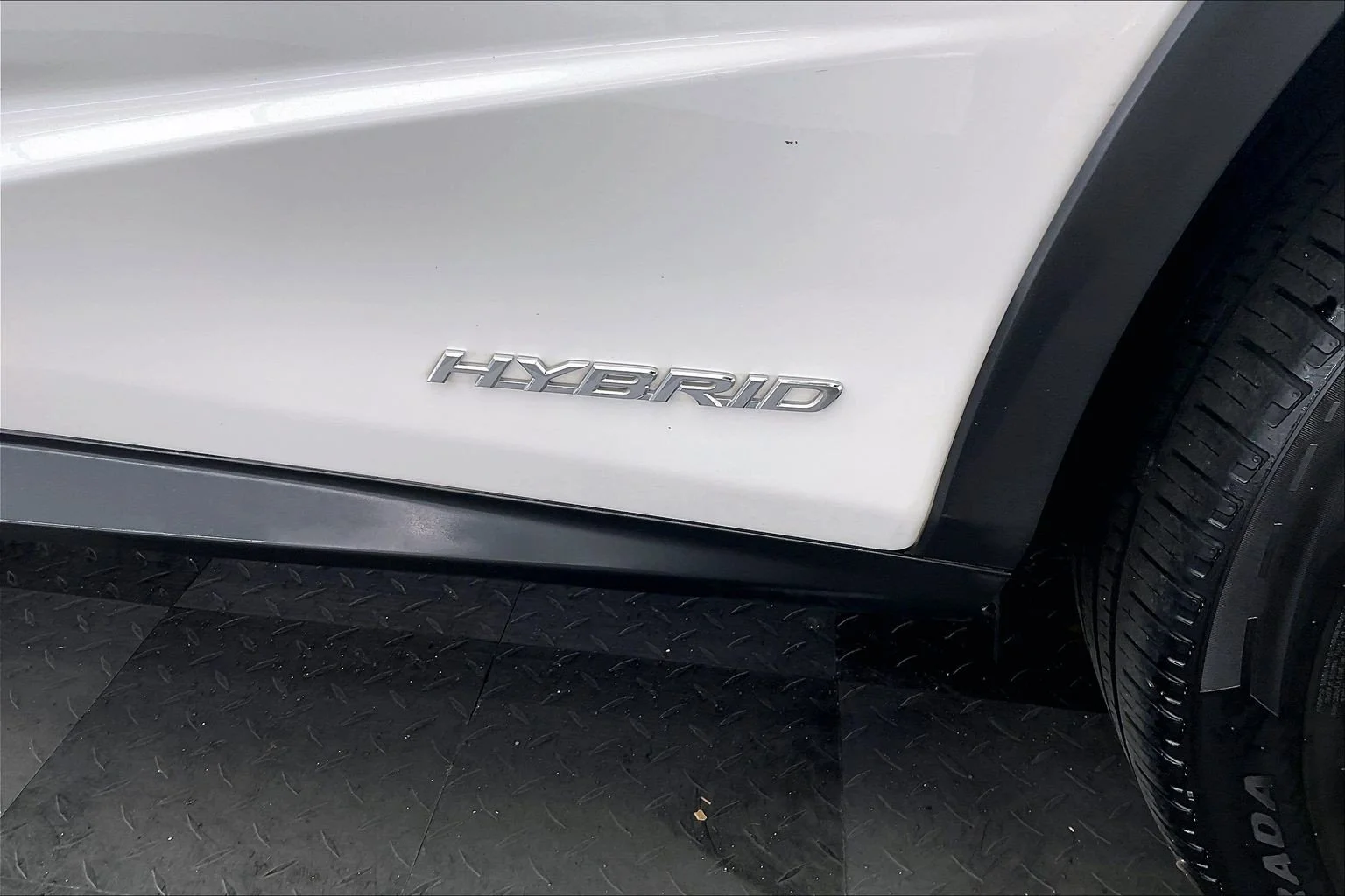 Used 2018 Eminent White Pearl Lexus 450h image 7