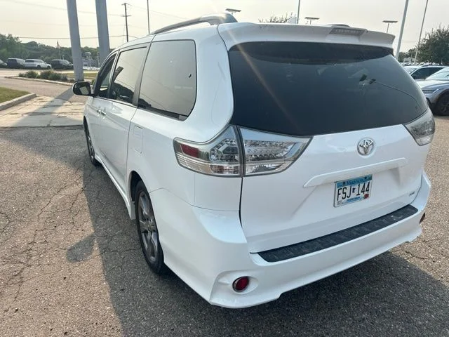 Used 2019 White Toyota SE image 5