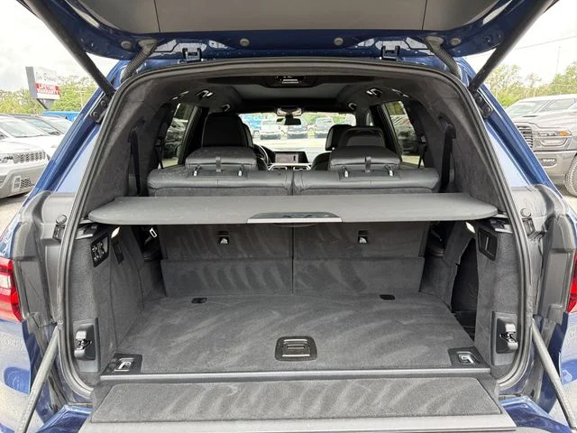 Used 2022 Blue BMW xDrive40i image 10