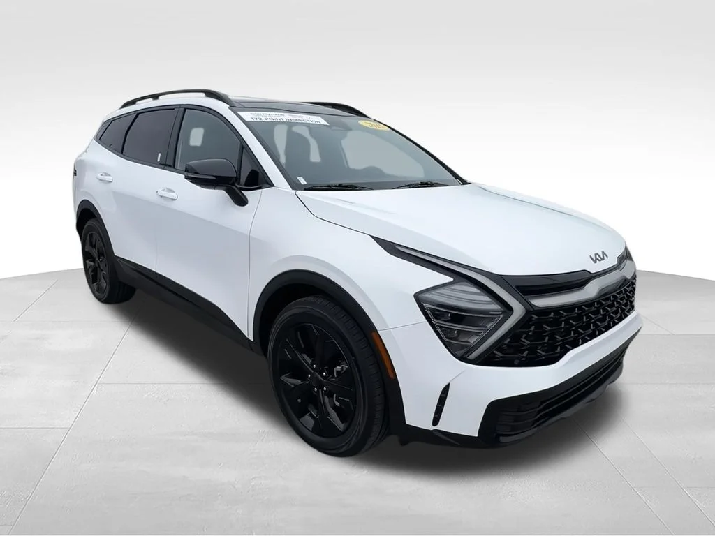 Used 2025 White Kia X-Line image 3