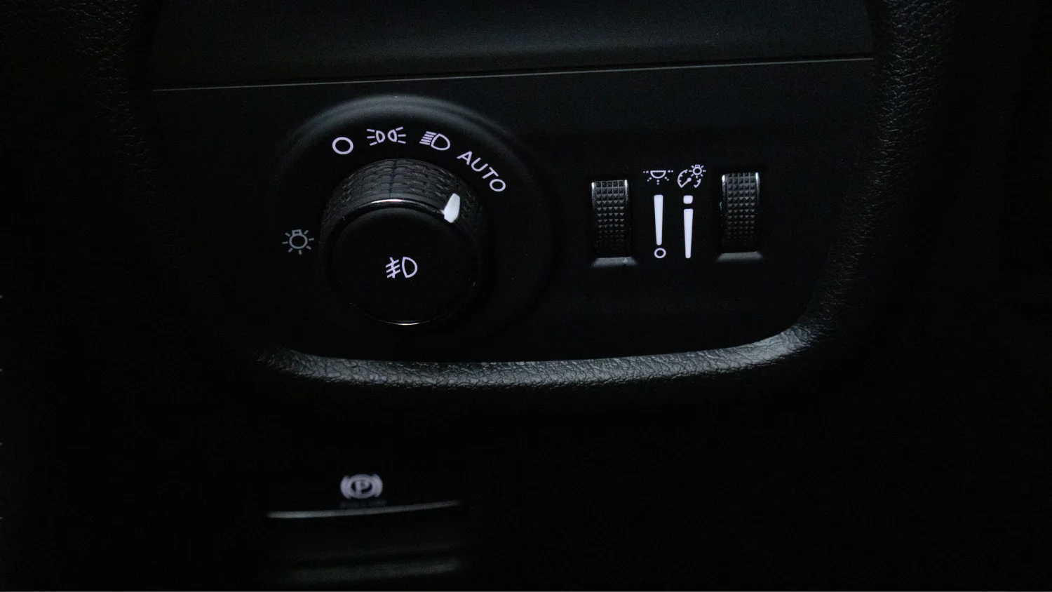 Used 2024 Gray Jeep Limited 4x4 image 23