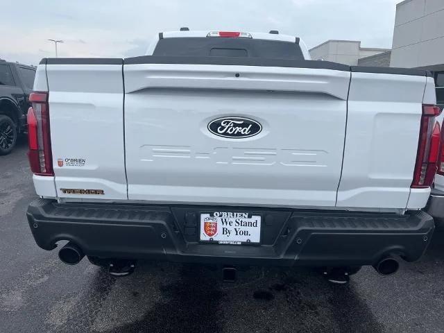 New 2025 Oxford White Ford Tremor® image 31