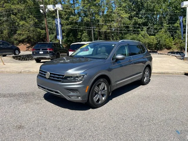 Used 2018 Gray Volkswagen 2.0T SEL Premium image 38