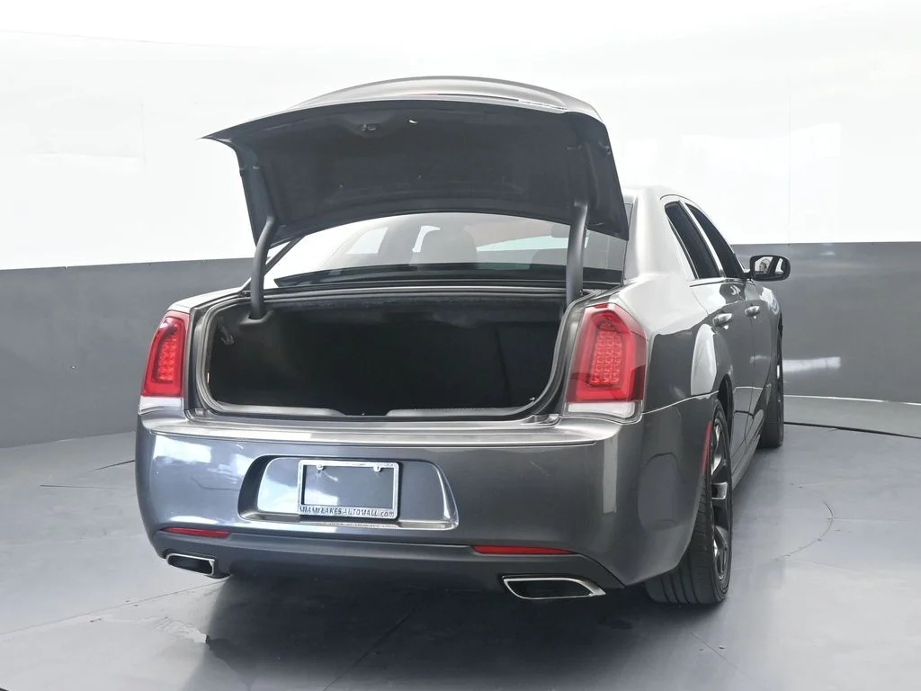Used 2020 Granite Crystal Metallic Clearcoat Chrysler S image 75