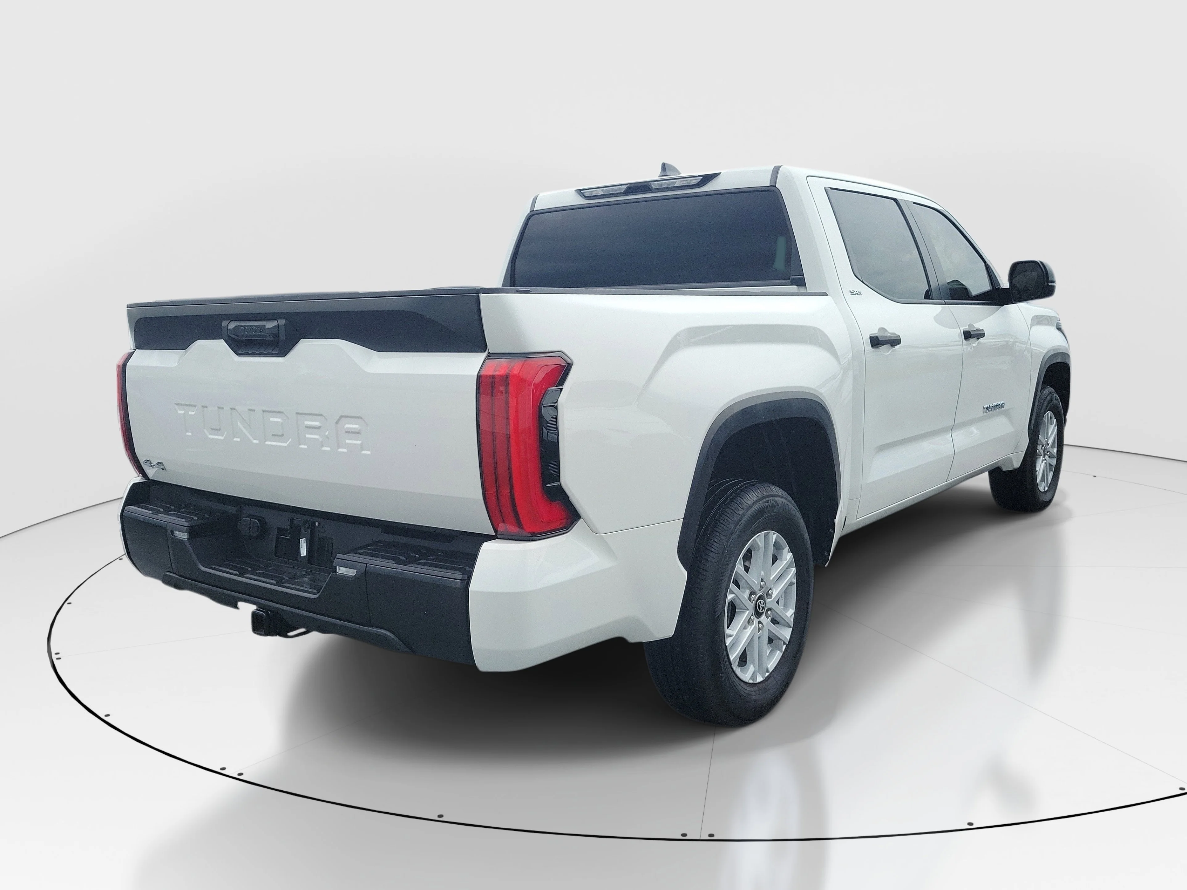 Used 2025 Ice Toyota SR5 image 6