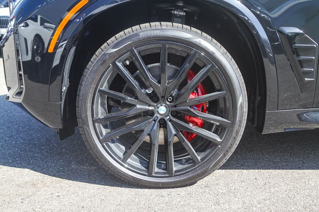 New 2026 Black Sapphire Metallic BMW sDrive40i image 9