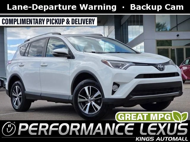 2017 Toyota RAV4 XLE's photo