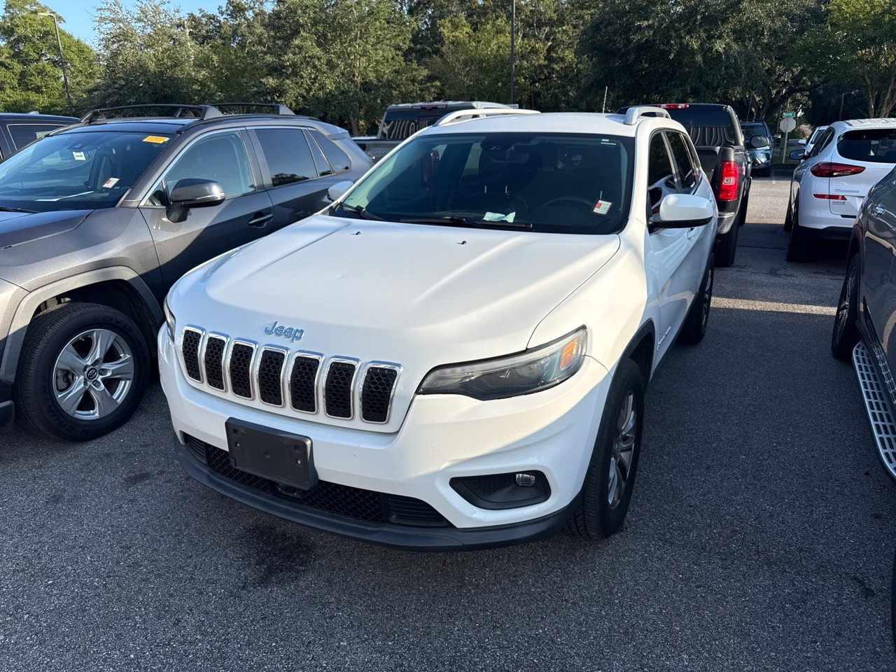 Used 2021 White Jeep Latitude Plus image 1
