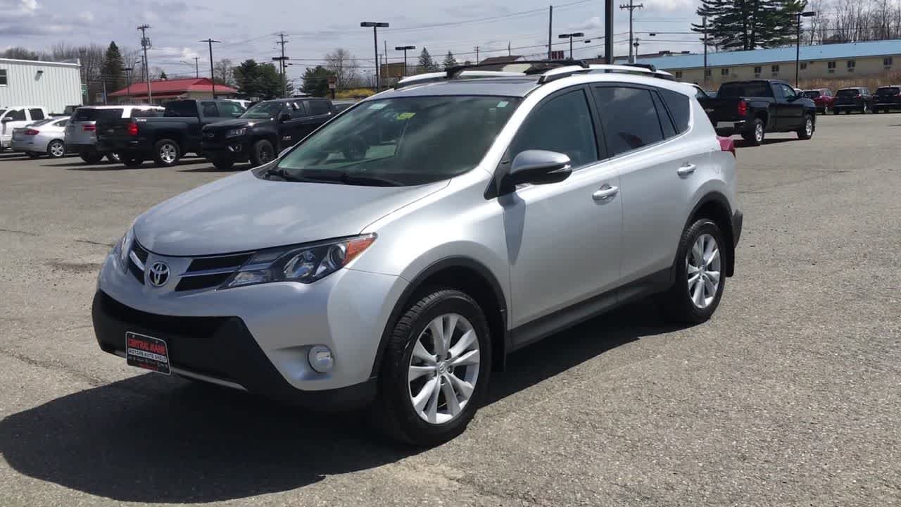 Used 2013  Toyota Limited image 4