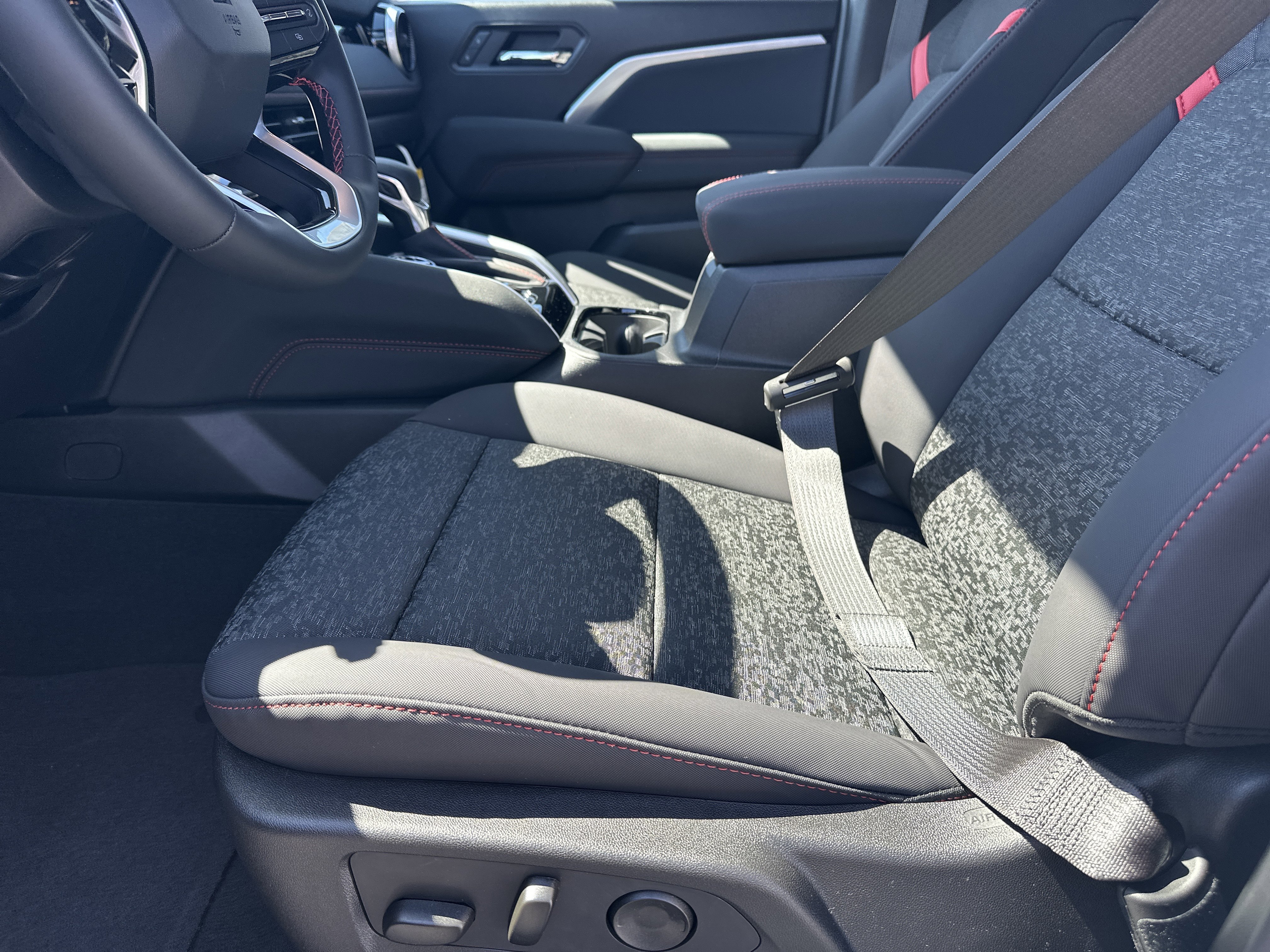 2026 Chevrolet Colorado Z71 - Photo 10