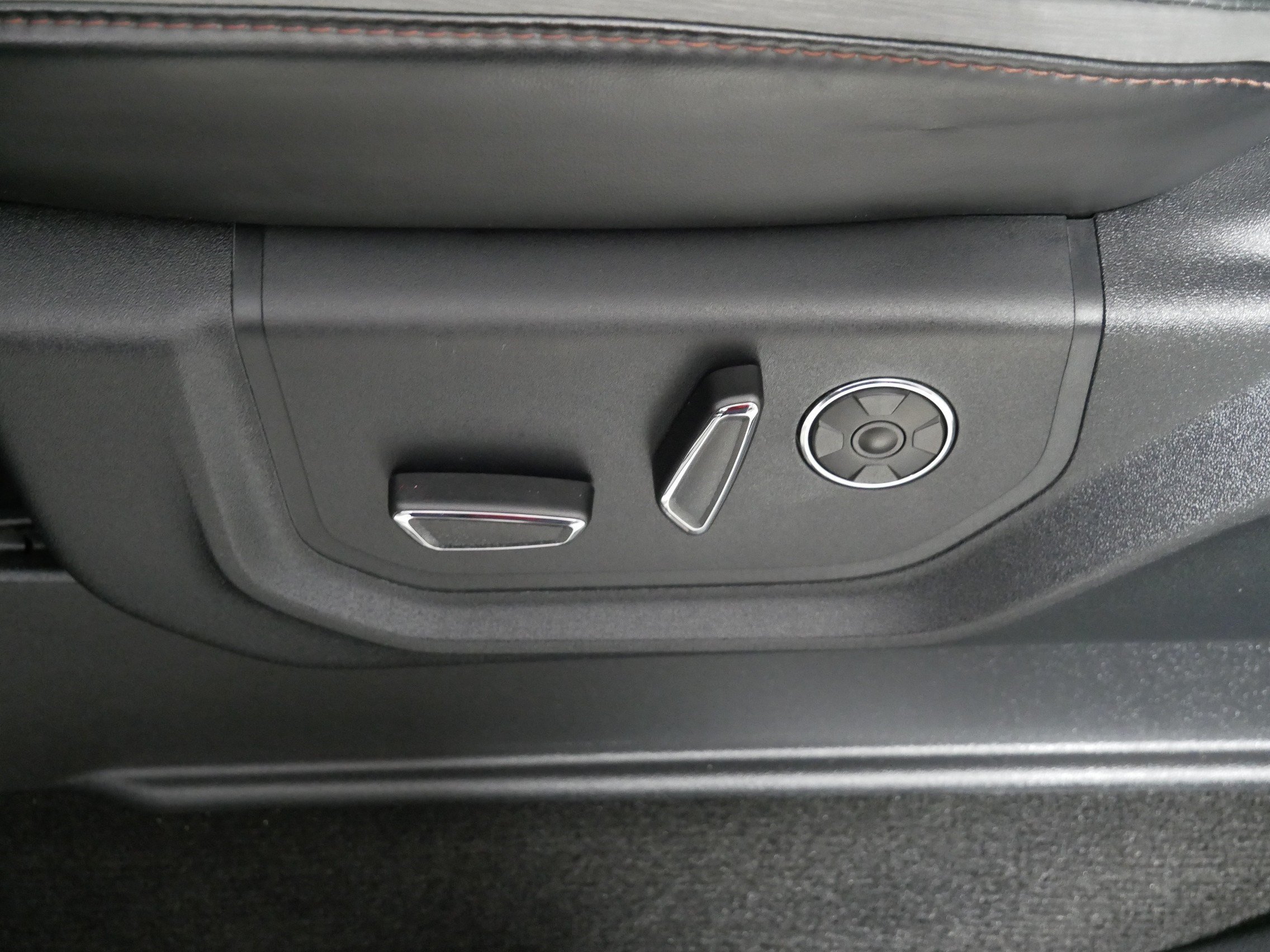 Used 2019 Ingot Silver Metallic Ford Platinum image 20