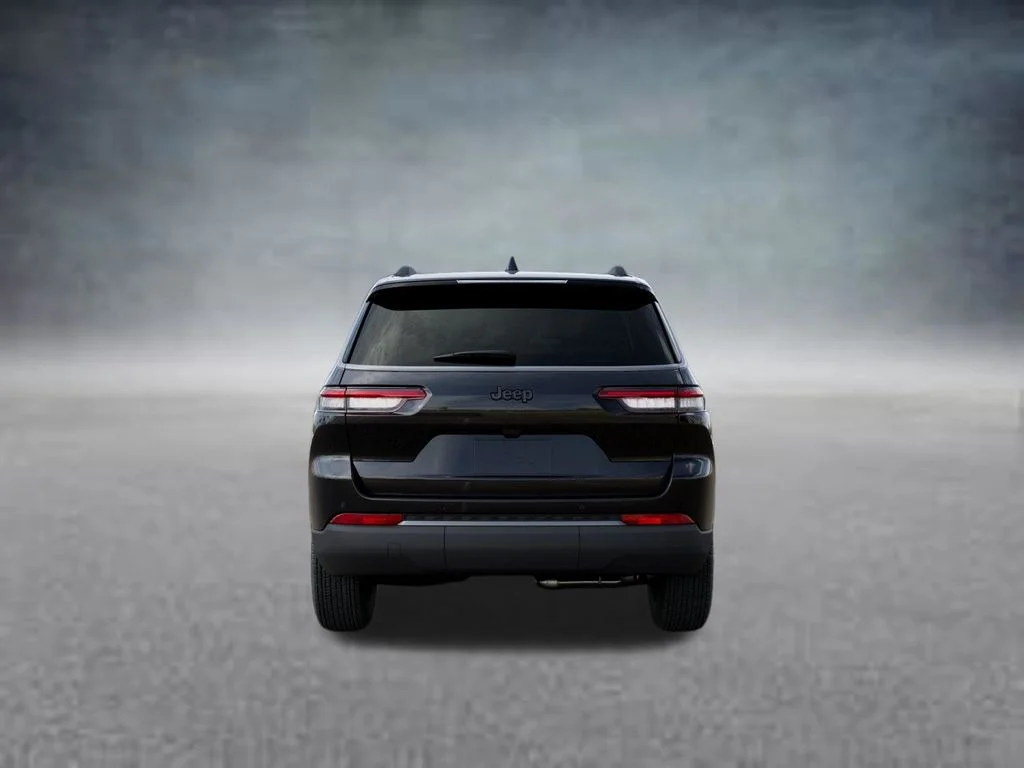 New 2026 Diamond Black Crystal Pearl-Coat Exterior Paint Jeep Laredo image 7