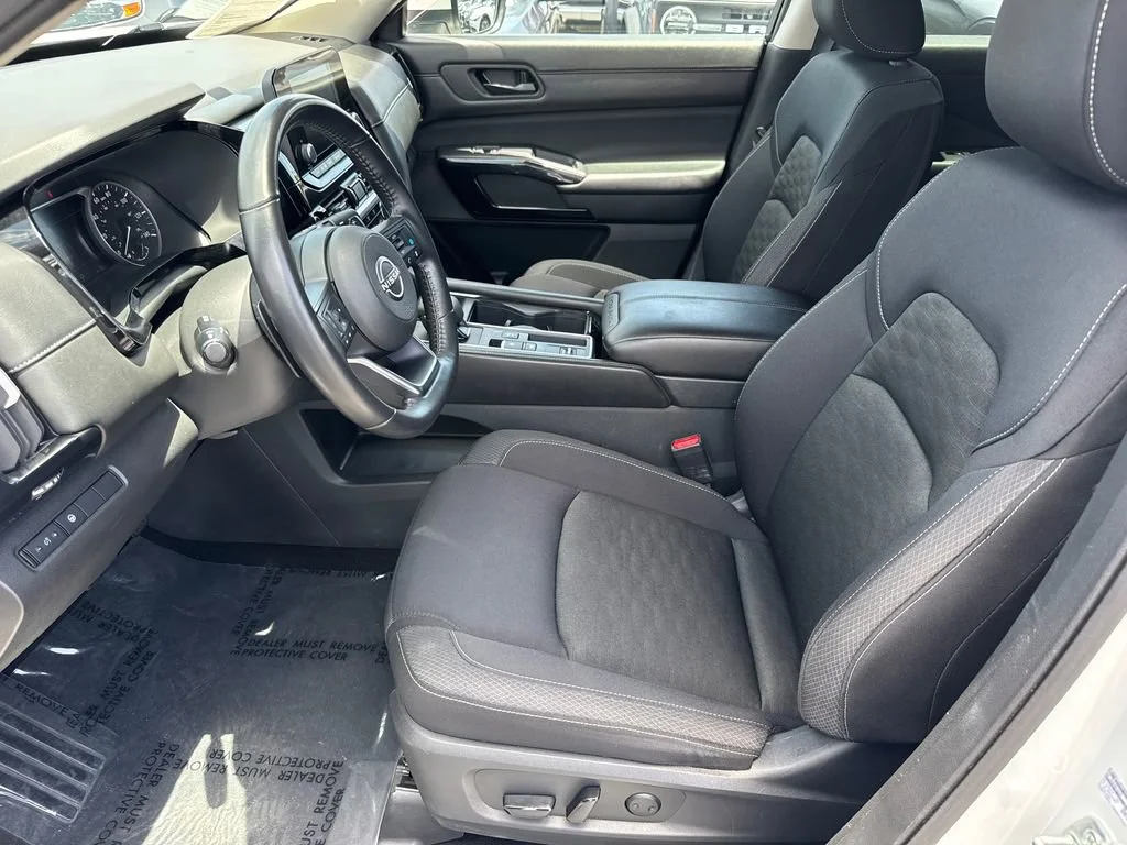 Used 2024 White Nissan SV image 26