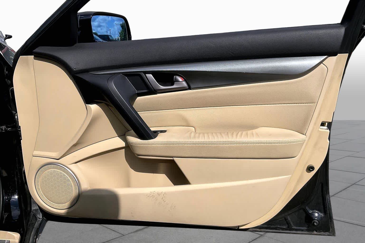 Used 2010 Crystal Black Pearl Acura  image 20