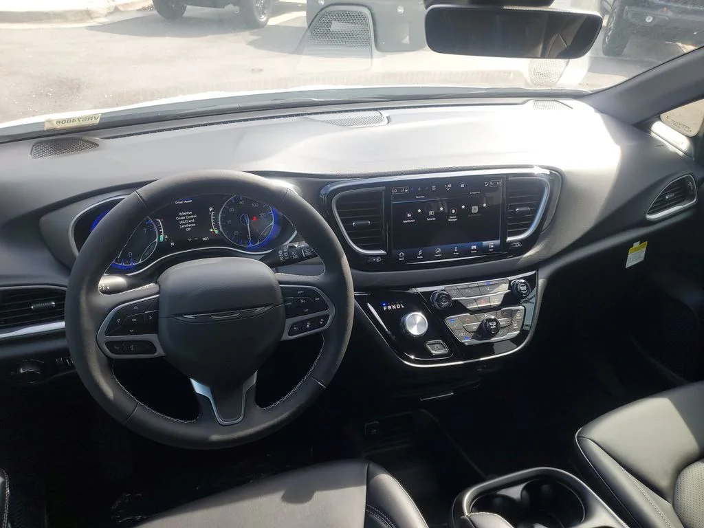 New 2027 White Chrysler LX image 9